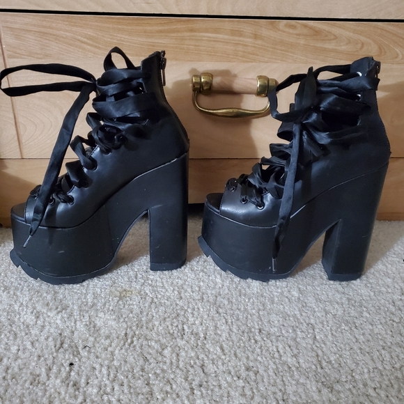Y.R.U. - Black Ballet Bae Platforms - SIZE 6 Women’s - Picture 3 of 8